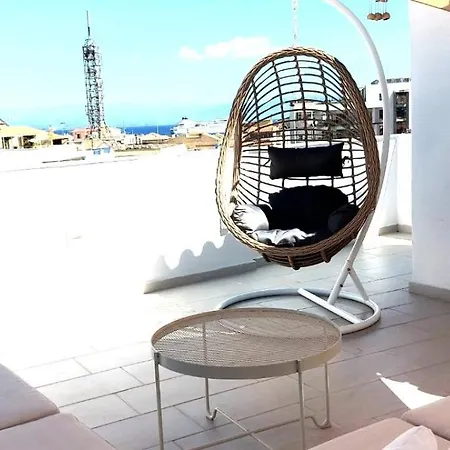 Cosy House In The Heart Of Prázdninový dům