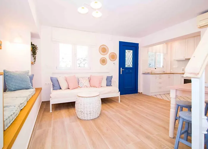 Cosy House In The Heart Of Prázdninový dům