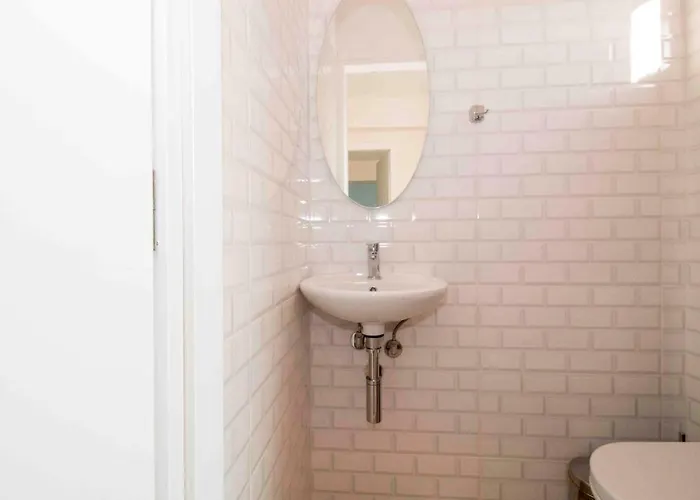 Cosy House In The Heart Of Prázdninový dům