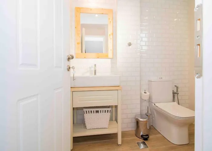 Cosy House In The Heart Of *