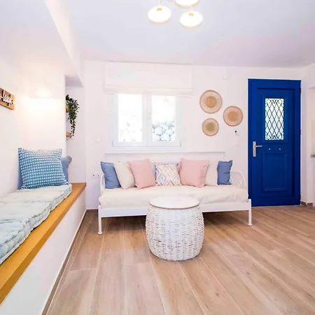 Cosy House In The Heart Of بيت للعطل غيتيو