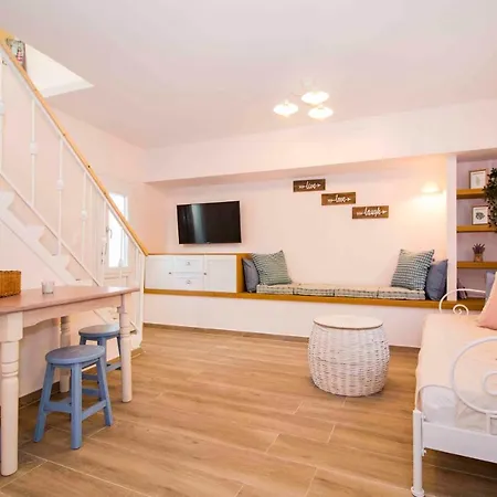 Cosy House In The Heart Of بيت للعطل غيتيو