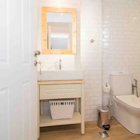 Cosy House In The Heart Of *