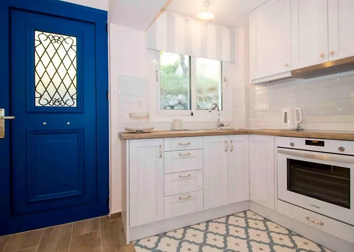 Cosy House In The Heart Of Prázdninový dům